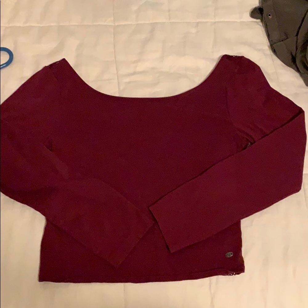Maroon quarter sleeve crop top.Beautiful lace back